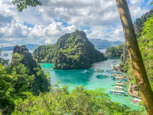 Coron travel guide cliffs and sea