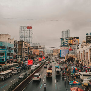 Manila travel guide – Manila traffic near Quiapo