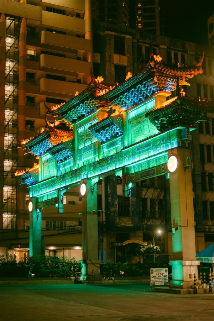 Binondo food trip - Chinatown gate