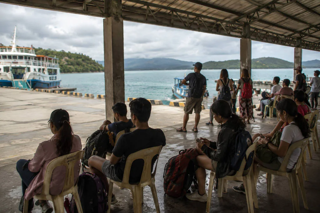 budget travel tips Philippines for ferry port planning
