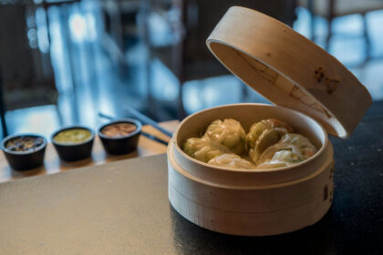 Binondo food tour featuring classic Chinese-Filipino dishes in Manila Chinatown