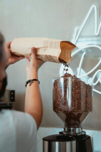 philippine coffee culture - coffee shop grinder