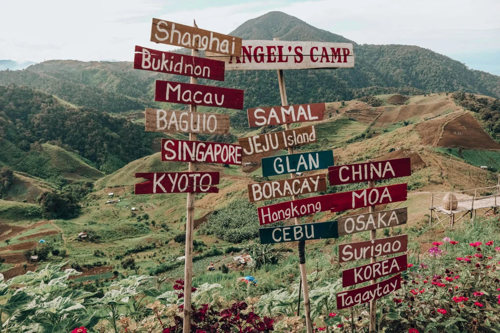 travel gratitude - signs