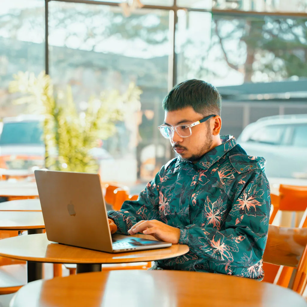 Digital nomad Philippines workspace inside a La Union café