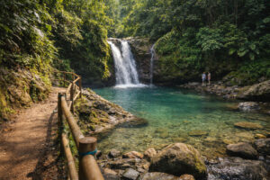 Beginner-friendly waterfall stop for an Antique travel guide
