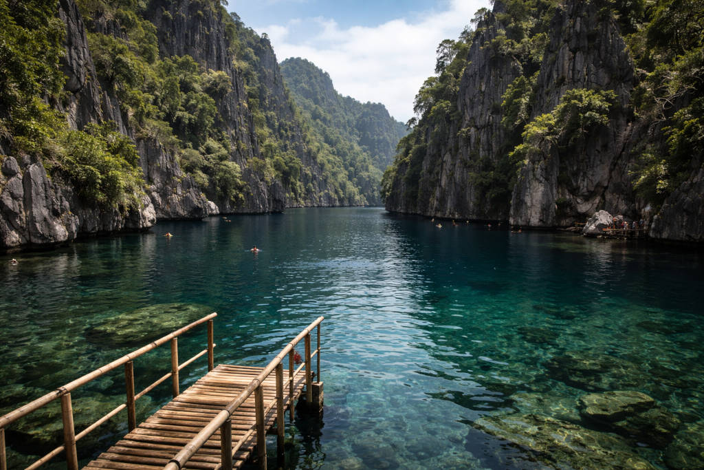 Barracuda Lake Coron wide limestone cliffs and calm water from the entry area