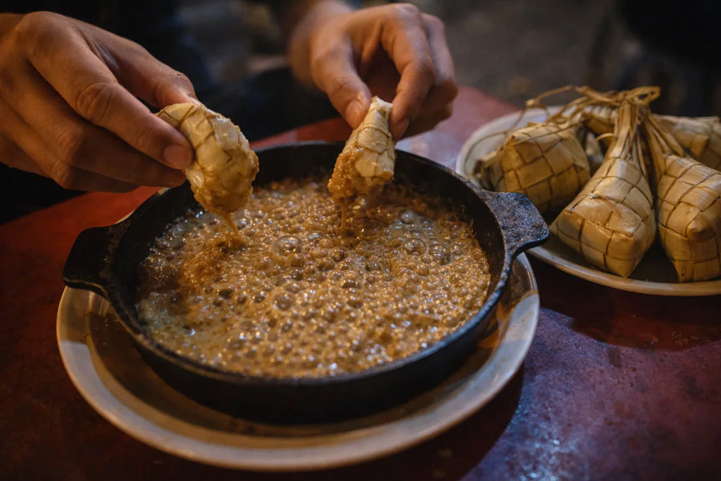 Cebu night market food must-try tuslob buwa served hot with puso in Cebu