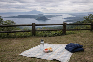 free things to do in Tagaytay budget-friendly picnic setup for a rest day