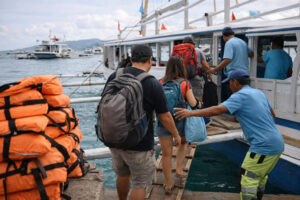 Public boat boarding for solo travel malapascua route