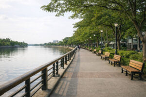 Wide walkway with benches on the Iloilo River Esplanade, free things to do in Iloilo City for a calm rest day