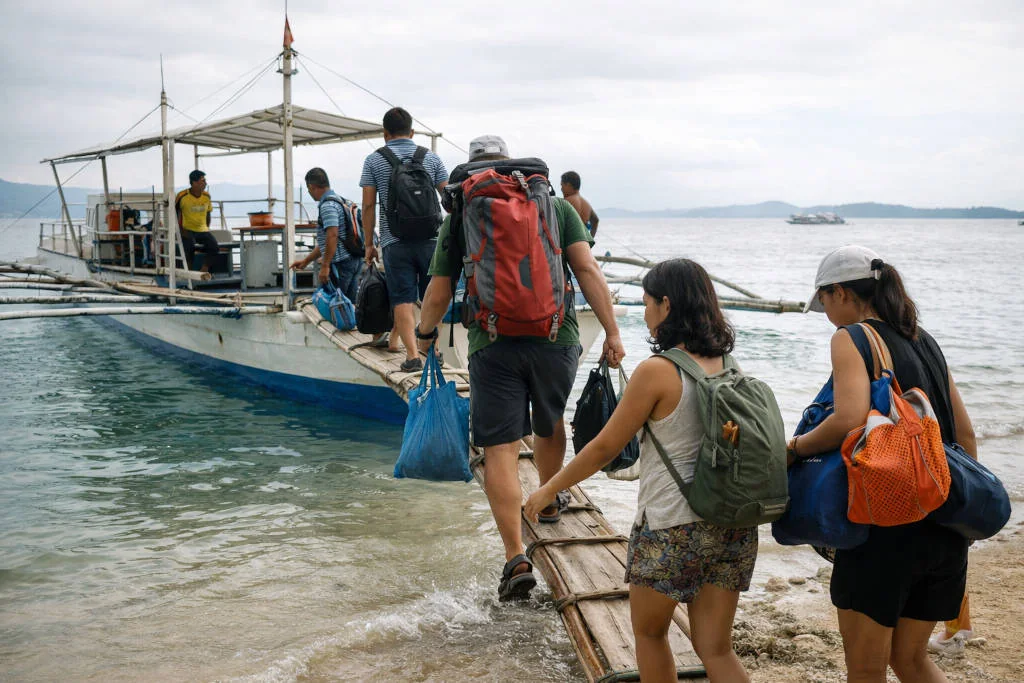 Transfer scene for how many days in Malapascua planning from Northern Cebu