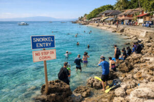 Easy Shore Entry For Snorkeling At Panagsama Beach During A Moalboal itinerary 7 days
