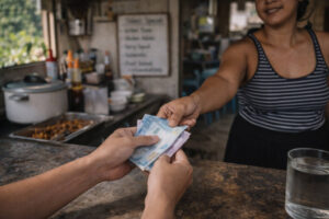 What to Eat in Malapascua with a practical cash payment at a casual restaurant