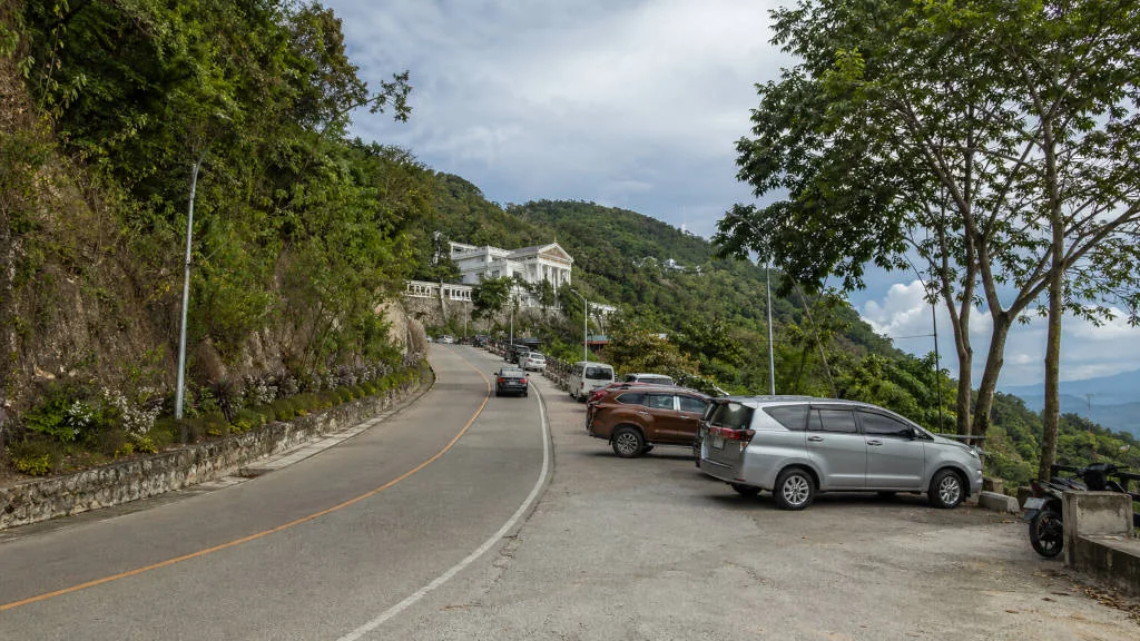Vehicle access near Temple of Leah for Temple of Leah entrance fee and parking cost planning