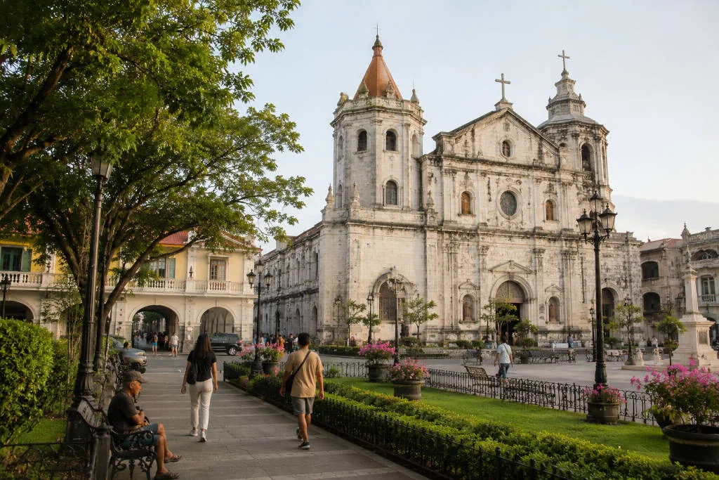 Molo Church heritage stop for a calm Iloilo City itinerary 5 days route.