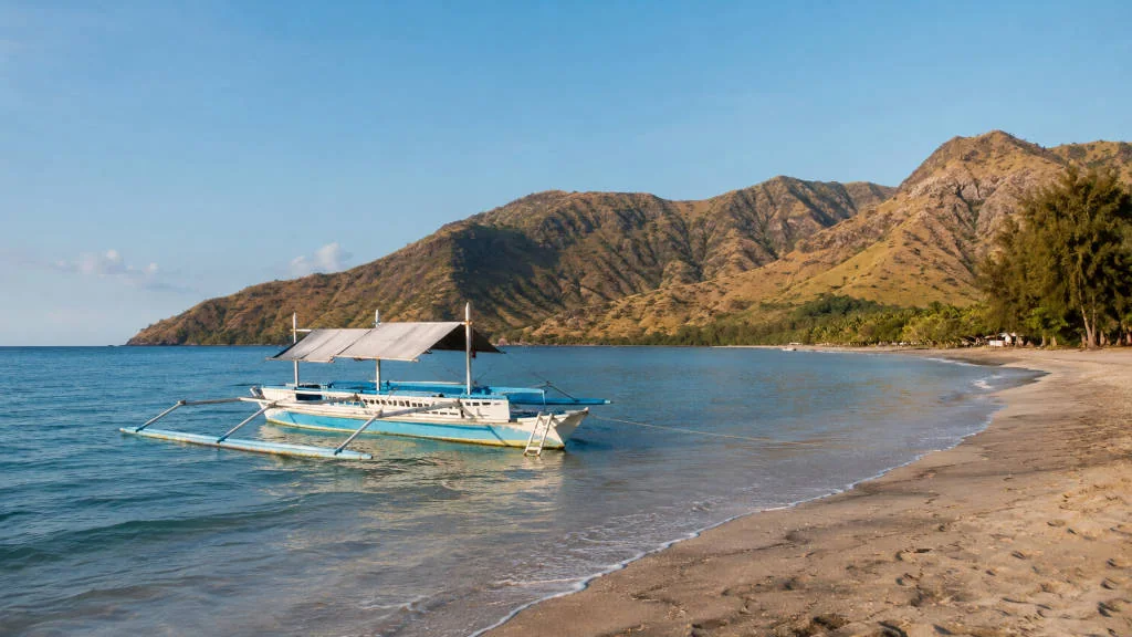 Best time to visit Zambales with calm dry-season sea and beach weather
