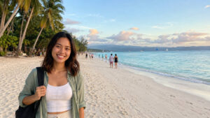 Beach scene for a realistic Boracay itinerary 7 days plan with buffers
