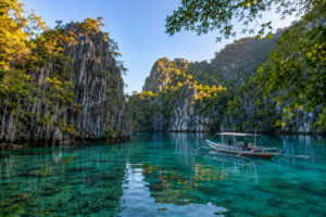 Coron lagoon scenery for travelers choosing el nido vs coron