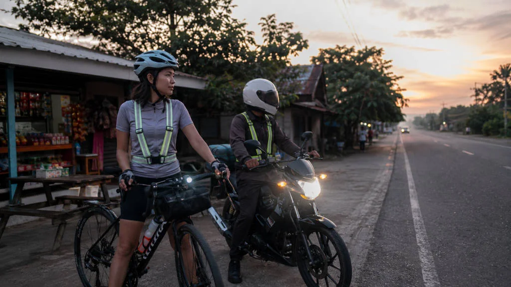 Cyclist and sub-400cc motorcycle rider preparing for a Manila to Subic no expressway route