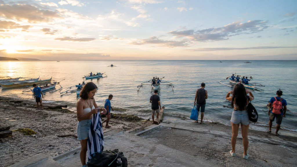 Early morning boats for Oslob whale shark watching in Tan-awan Cebu