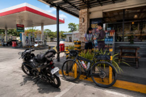 Safe rest stop planning on a Manila to Subic no expressway route