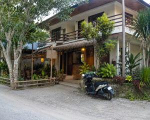 Philippines budget travel report lodging costs for budget and midrange stays