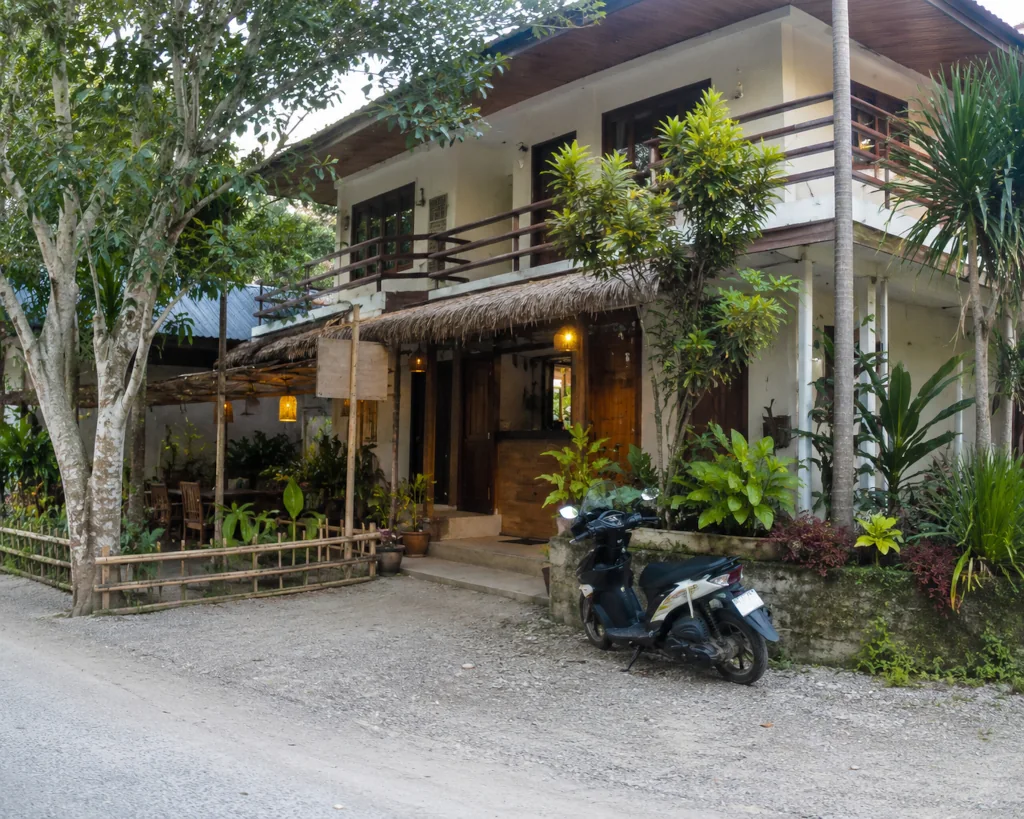 Philippines budget travel report lodging costs for budget and midrange stays