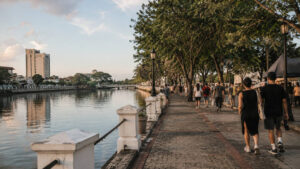 Iloilo River Esplanade as a free activity in an Iloilo City travel budget