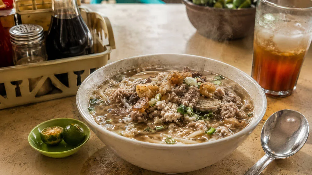 Affordable La Paz Batchoy meal for an Iloilo City travel budget