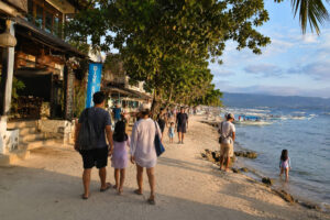 Panagsama Beach area for Moalboal with kids close to food and snorkeling
